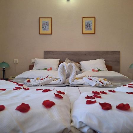 Hotel Unicornis Eğri Dış mekan fotoğraf