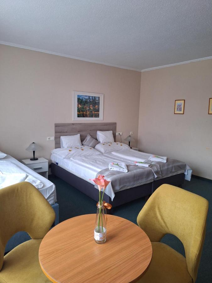 Hotel Unicornis Eğri Dış mekan fotoğraf