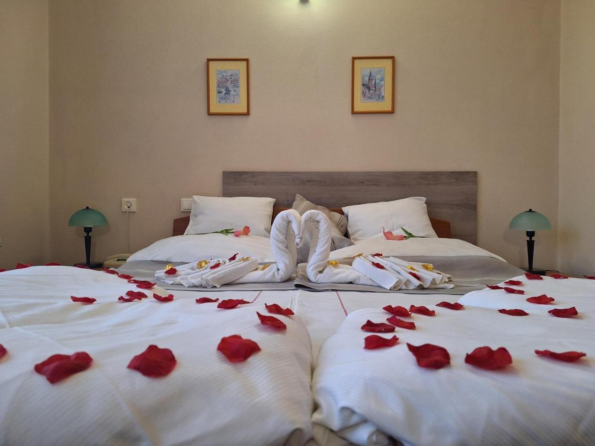 Hotel Unicornis Eğri Dış mekan fotoğraf