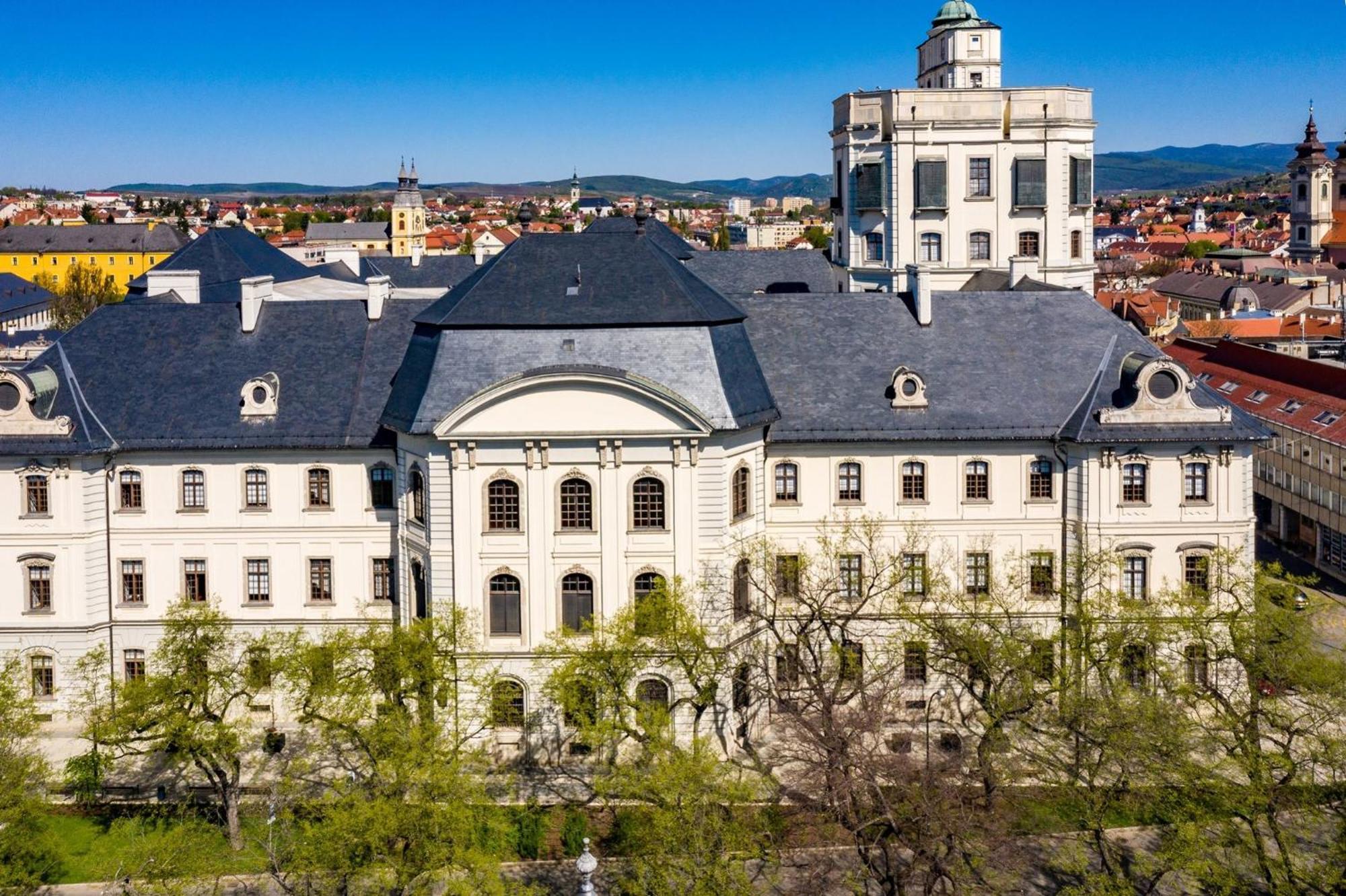 Hotel Unicornis Eğri Dış mekan fotoğraf