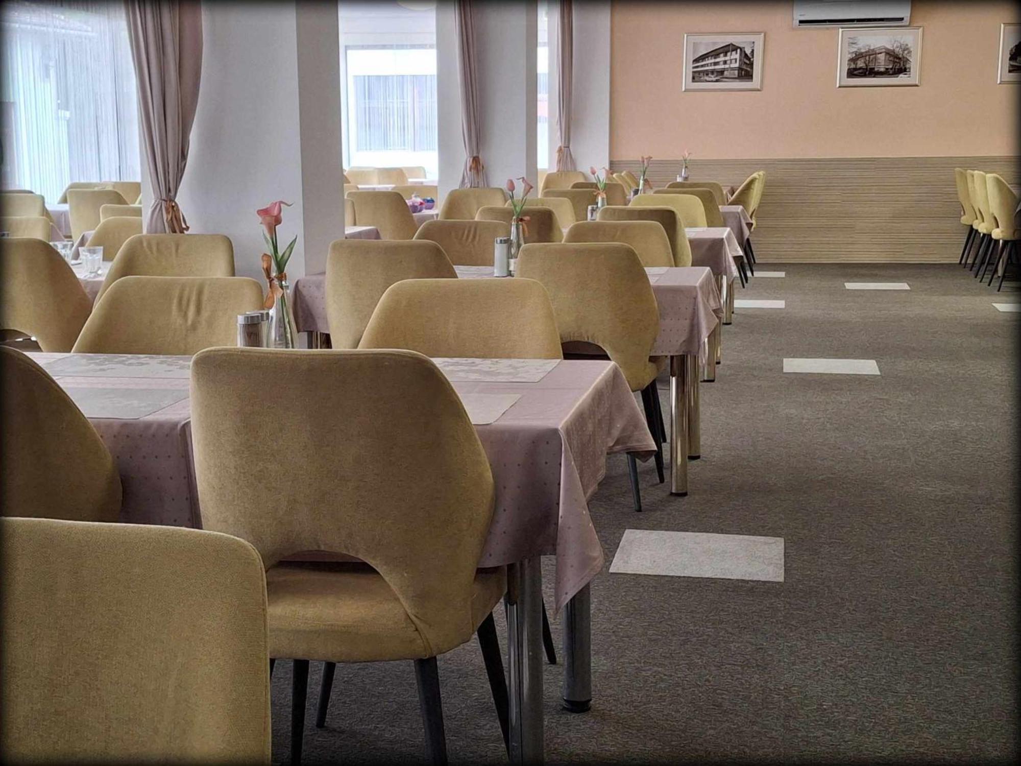 Hotel Unicornis Eğri Dış mekan fotoğraf