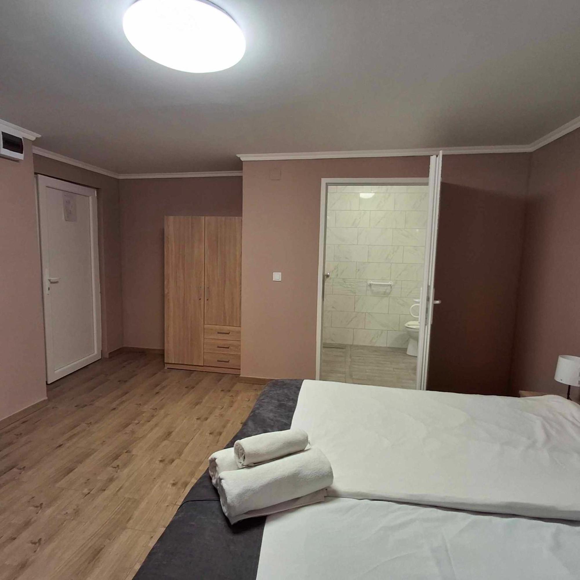 Hotel Unicornis Eğri Dış mekan fotoğraf