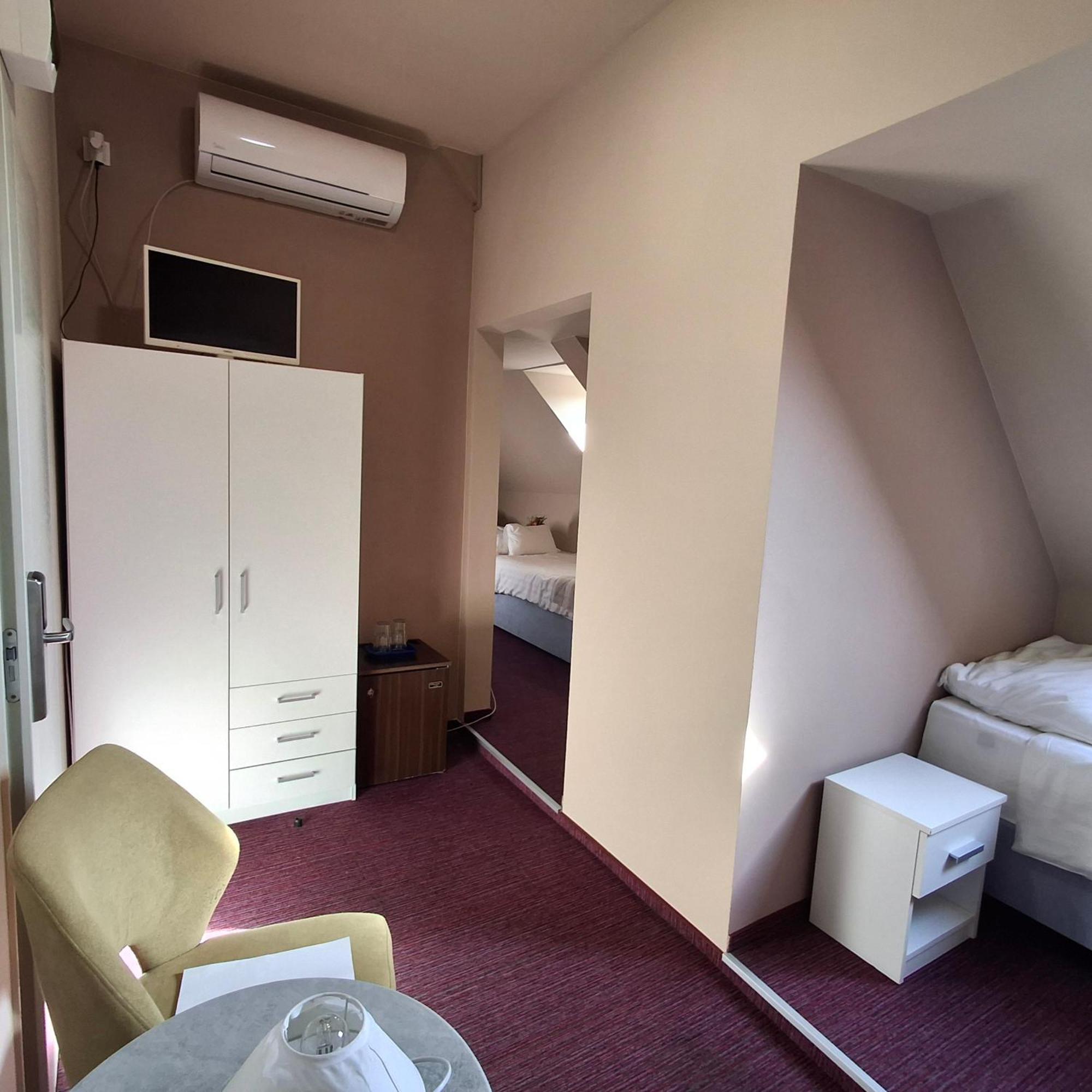 Hotel Unicornis Eğri Dış mekan fotoğraf
