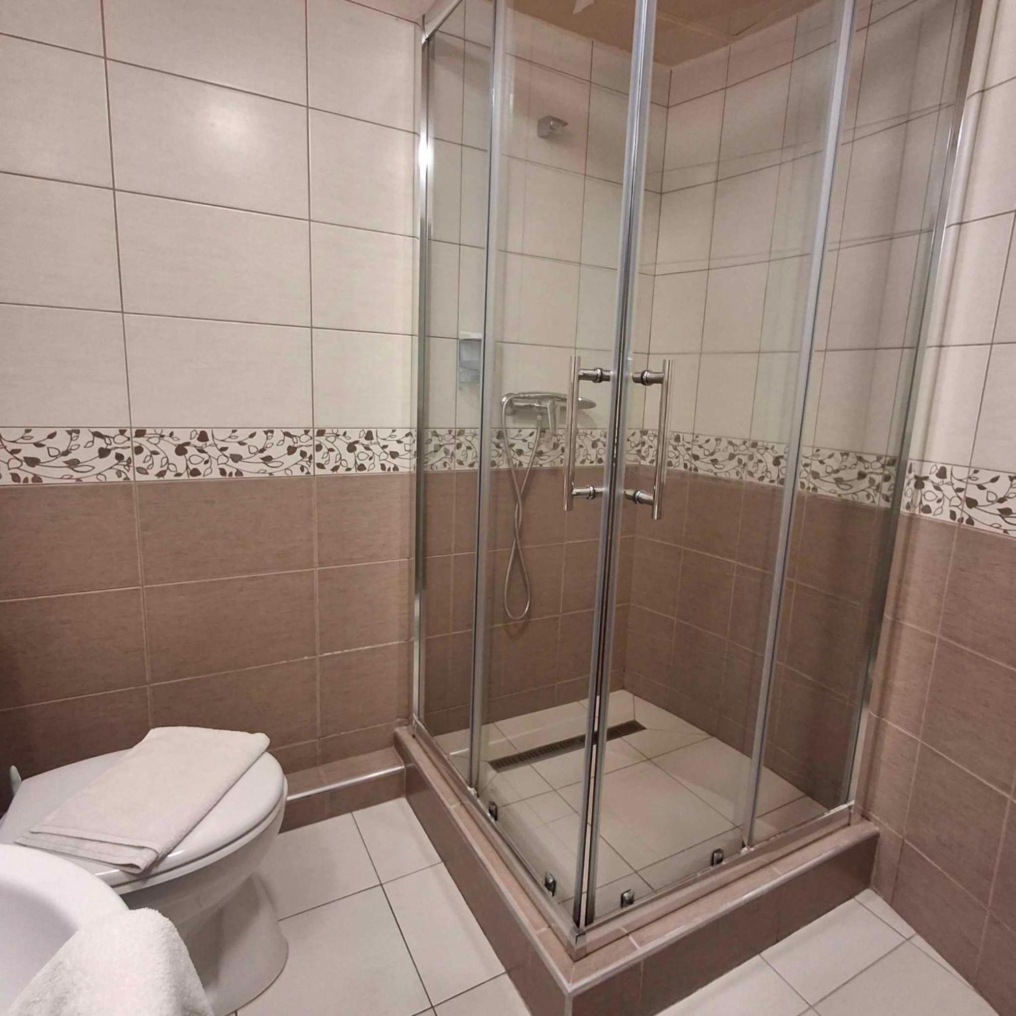 Hotel Unicornis Eğri Dış mekan fotoğraf